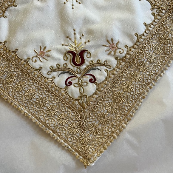 Embroidered 17x17 Tulip Pillow Cover from Turkey, new without tags - Picture 4 of 6